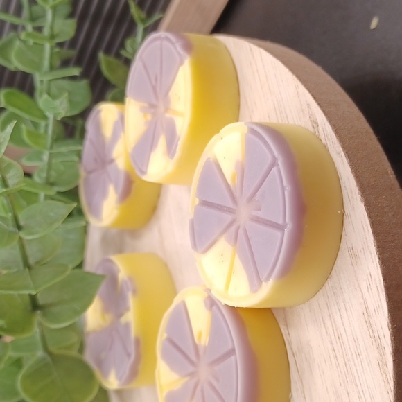 Lemon Lavender, 6 Single Wax Melts - Picture 3 of 4